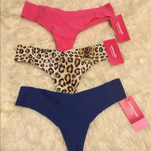 Commando seamless thongs